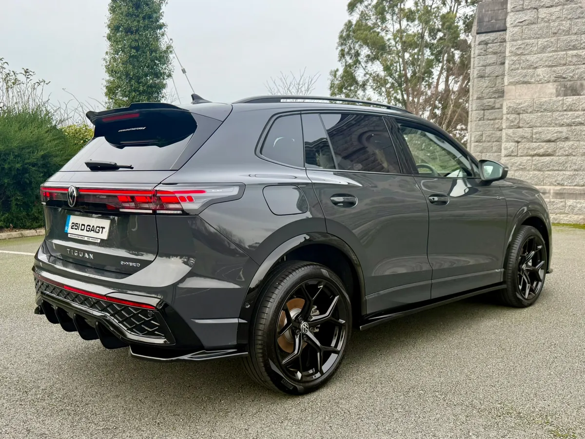 2025 VOLKSWAGEN TIGUAN R LINE E HYBRID AUTO - Image 3