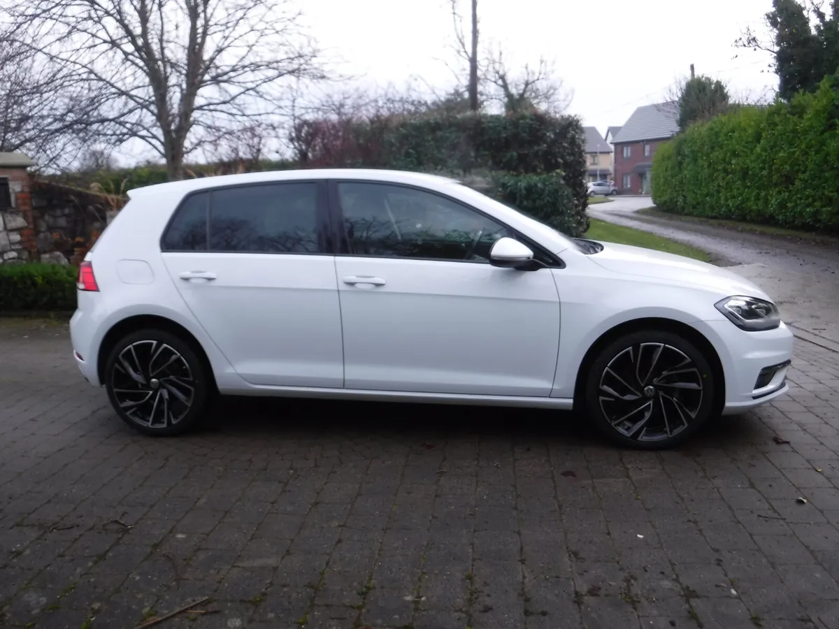 Volkswagen Golf 1.2 Auto MK 7.5 COMFORTLINE - Image 2