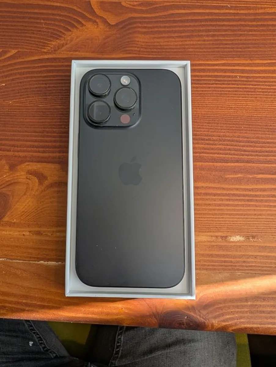 Iphone 16 Pro (unlocked) - Image 2