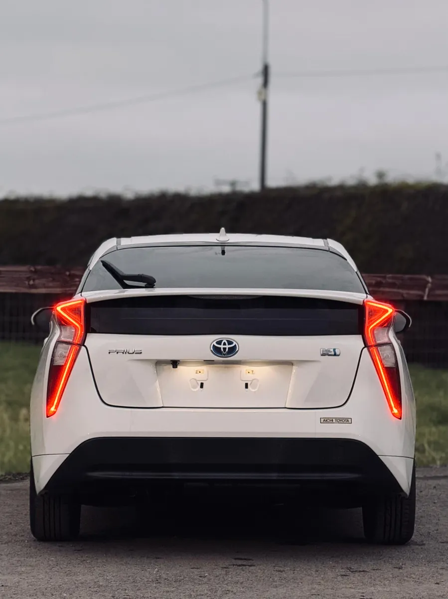 🌟Toyota Prius Icon - 1.8 Hybrid 2016🌟 - Image 3
