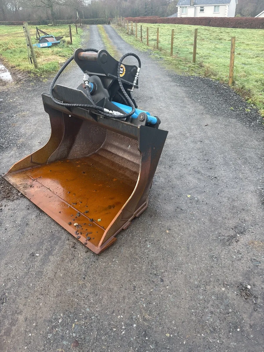 Titus tilt bucket - Image 1