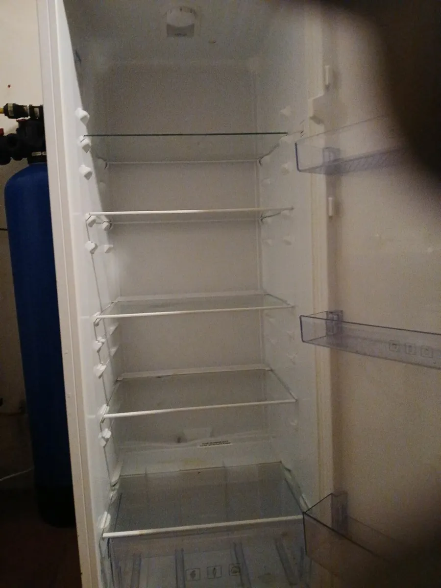 Large fridge and freezer - Image 4