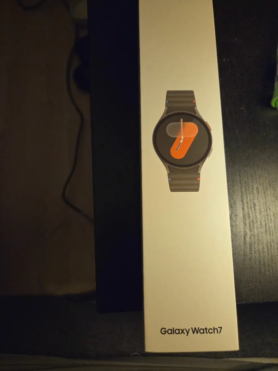 Samsung Galaxy 7 smart watch (40mm) - Image 1