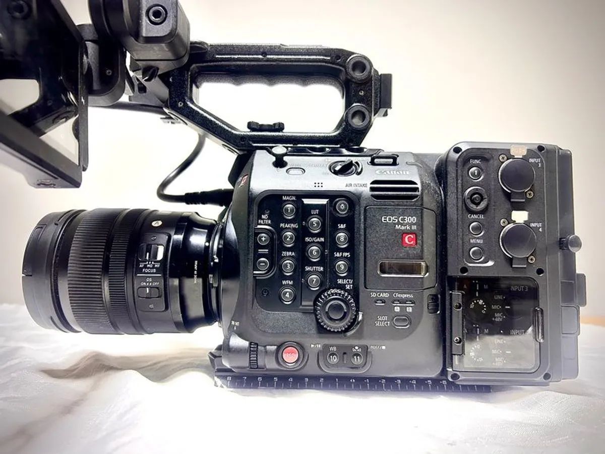 Canon Eos C300 MkIII Cinema Camera - Image 3