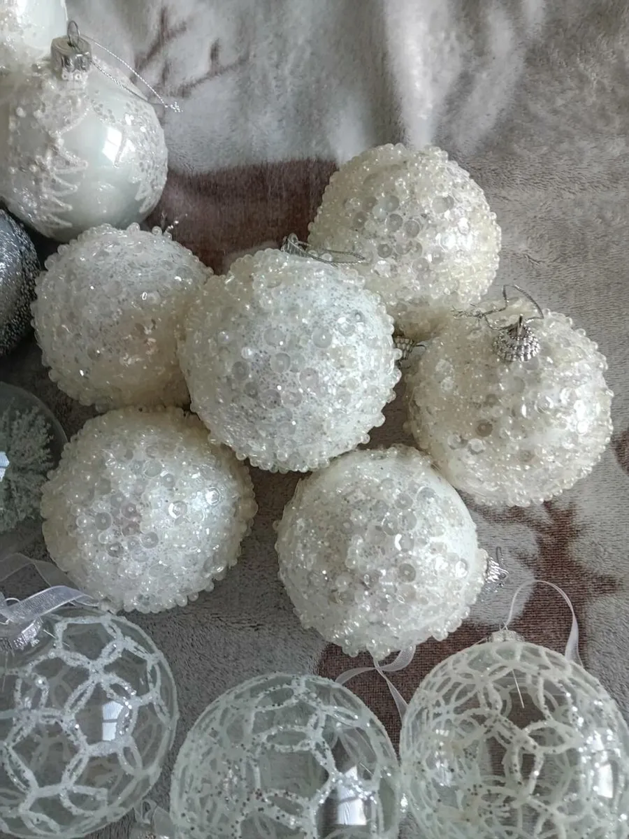 Christmas Tree Baubles x 31 Winter White Silver - Image 4