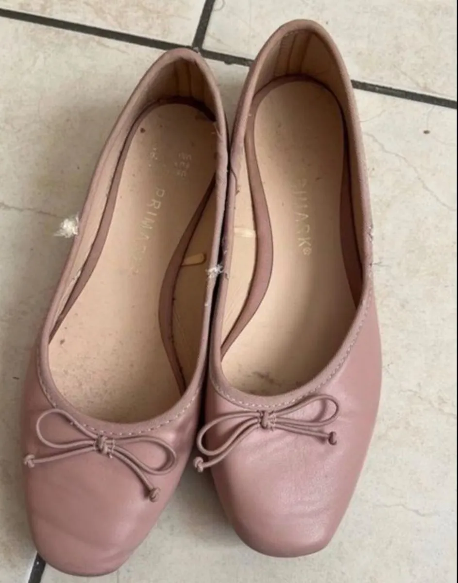 Girls shoes - Image 1