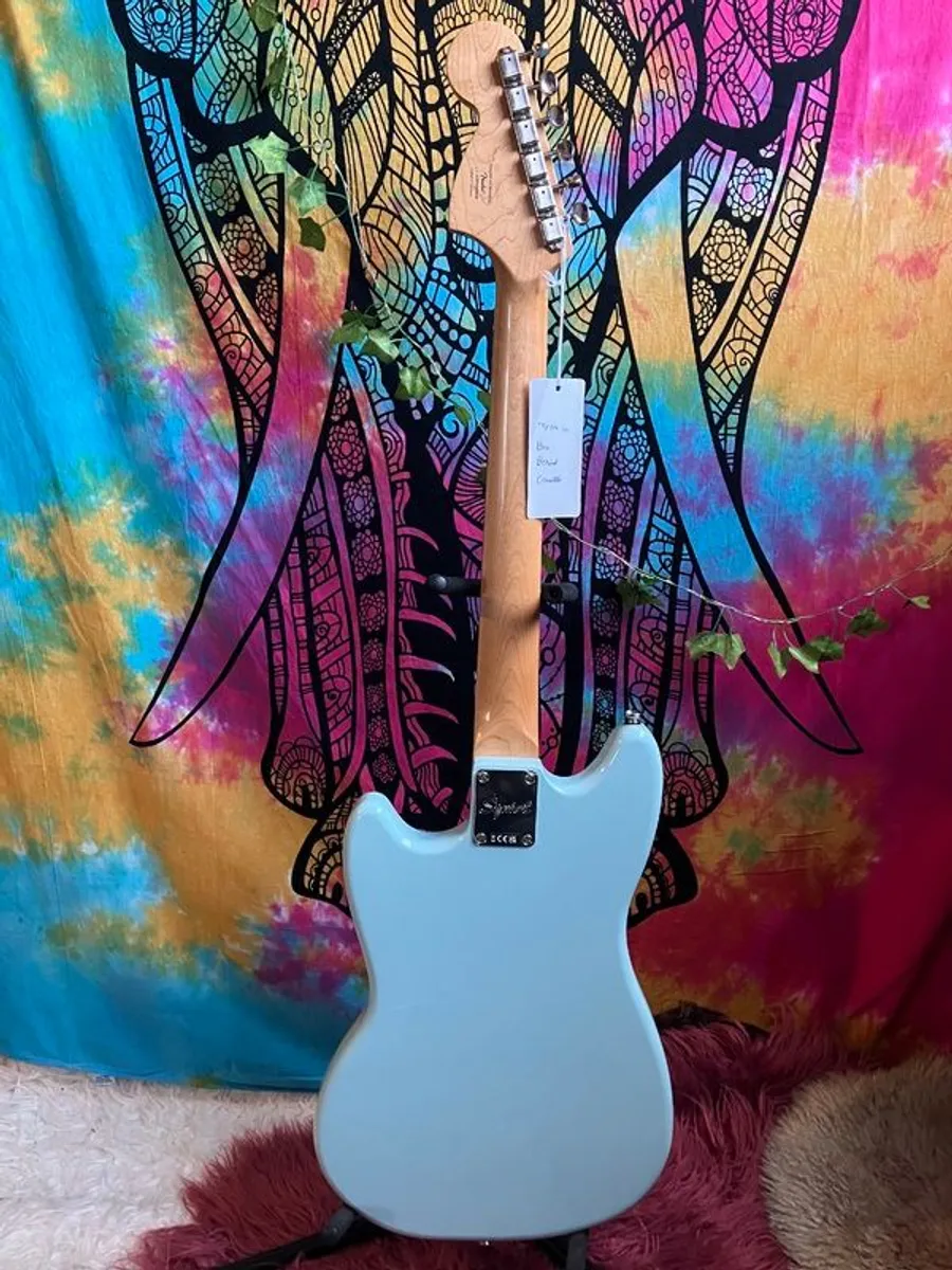 Squire by Fender Classic Vibe 60s Mustang - Image 2