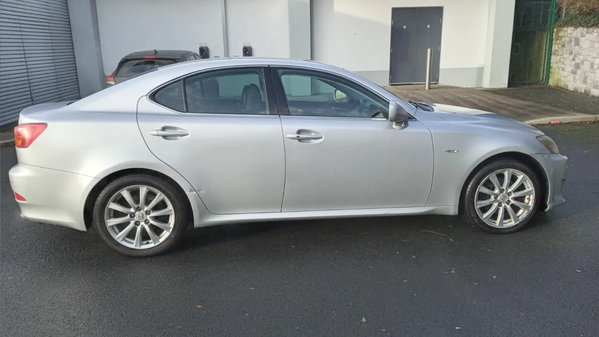 LEXUS IS / 2006 / 2.5 PETROL / AUTOMATIC - Image 4