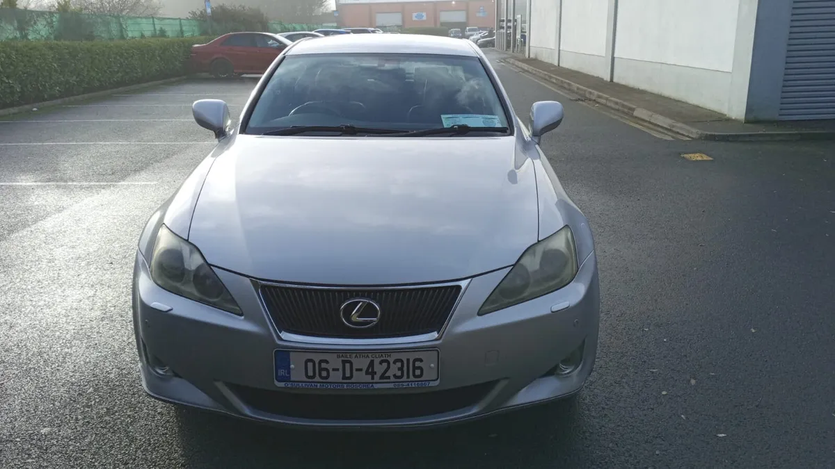LEXUS IS / 2006 / 2.5 PETROL / AUTOMATIC - Image 2