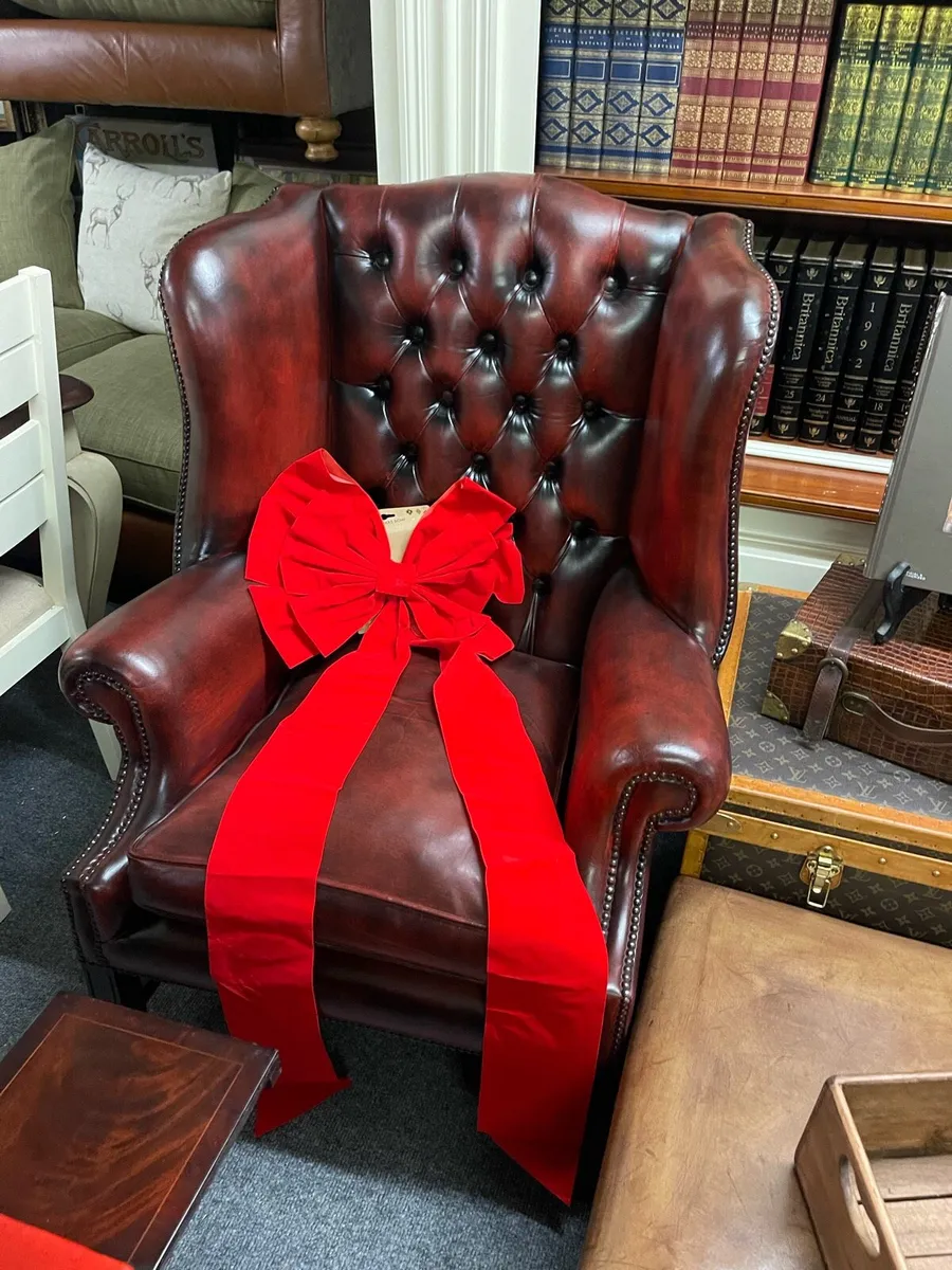 Chesterfield Queen Anne Chair 🎄🎄🎄 - Image 2
