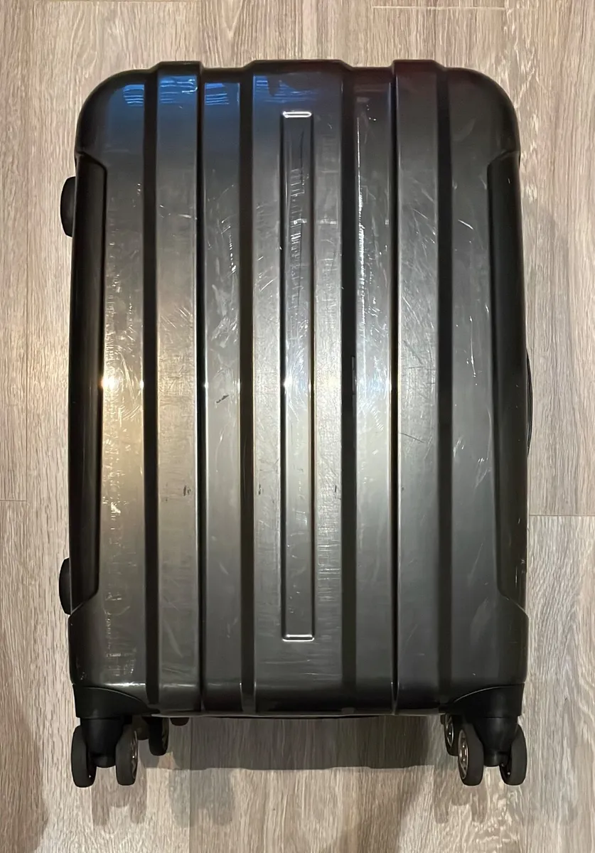 Medium 4 Wheel Suitcase - Image 2