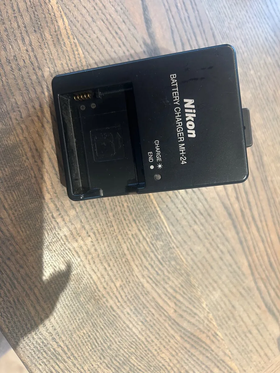 NIKON D3100 DIGITAL CAMERA + ACCESSORIES - Image 2