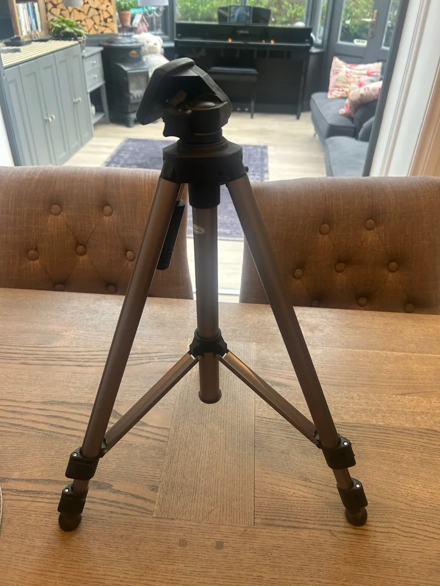 NIKON D3100 DIGITAL CAMERA + ACCESSORIES - Image 3