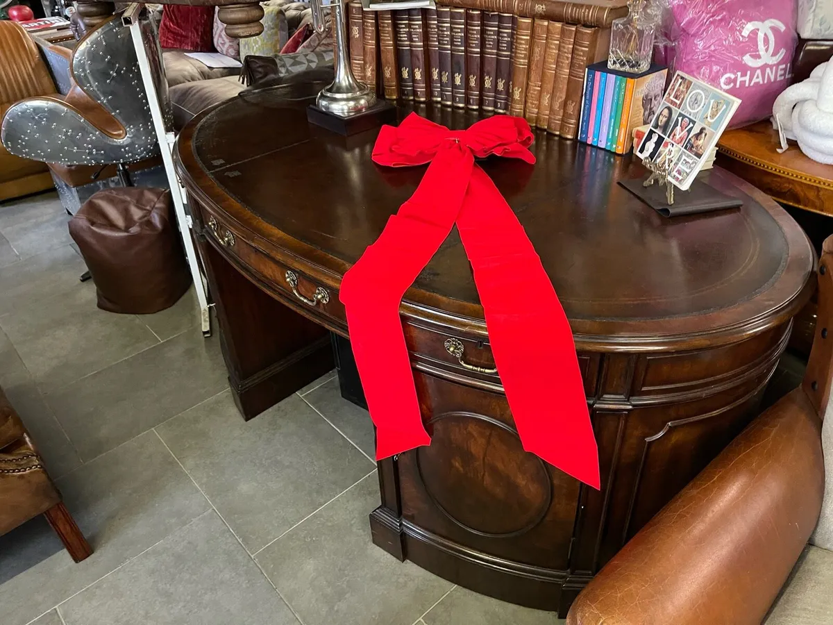 Presidential kidney shape , desk 🎄🎄🎄 - Image 1