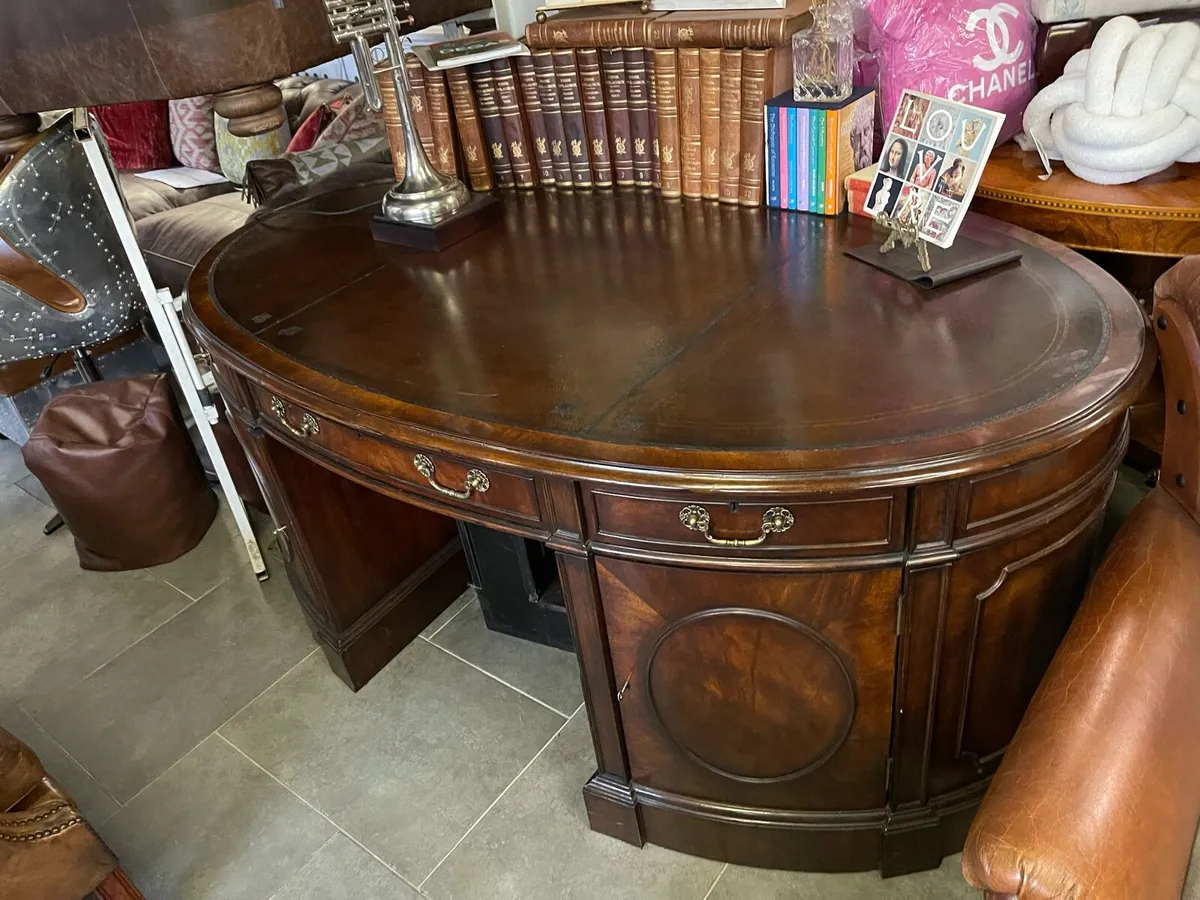 Presidential kidney shape , desk 🎄🎄🎄 - Image 3