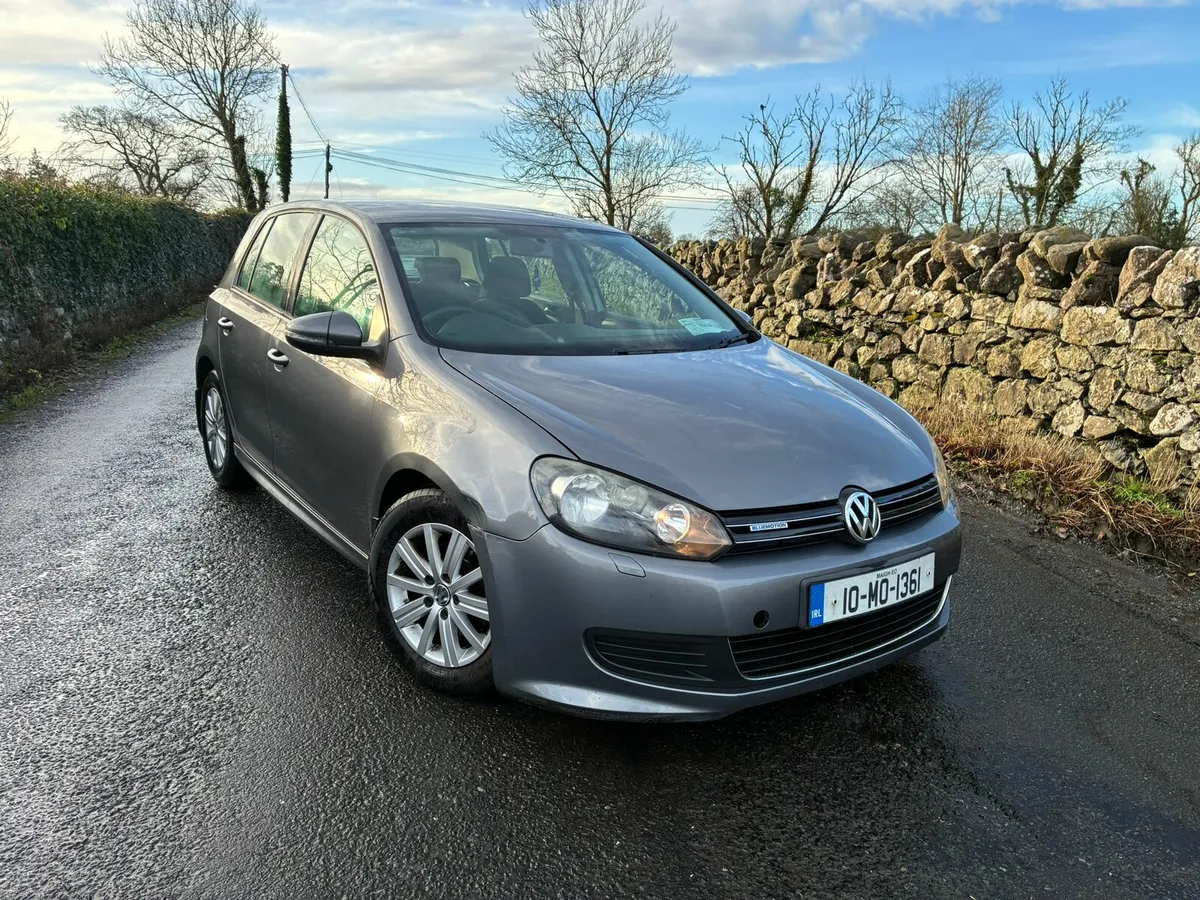 2010 Volkswagen Golf - Image 1