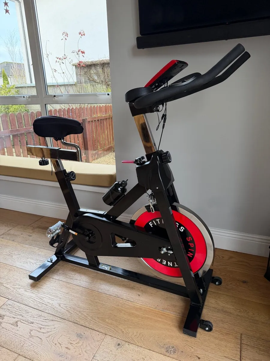 Exercise Bike like new with heart rate monitor - Image 1