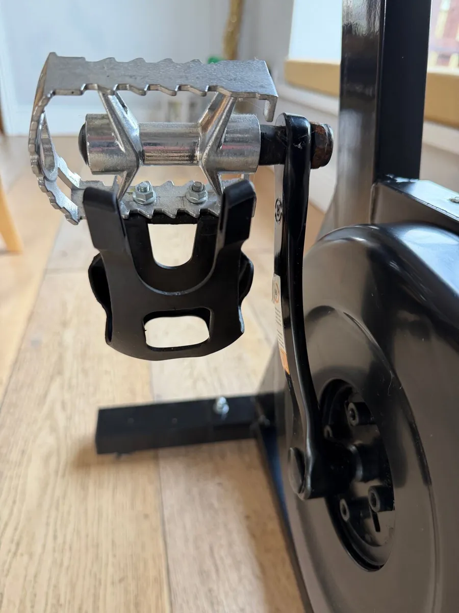 Exercise Bike like new with heart rate monitor - Image 3