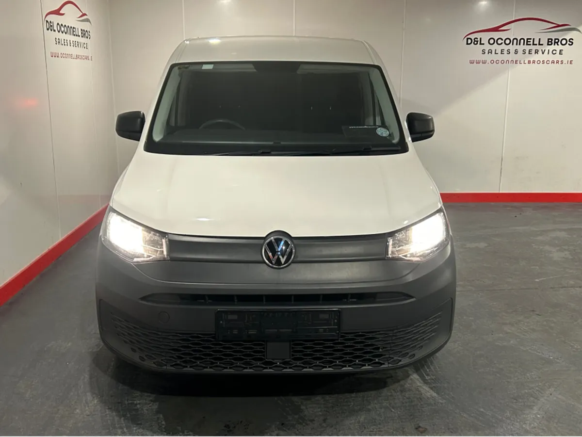Volkswagen Caddy CARGO TDI 75HP MANUAL 6SPEED FWD - Image 4