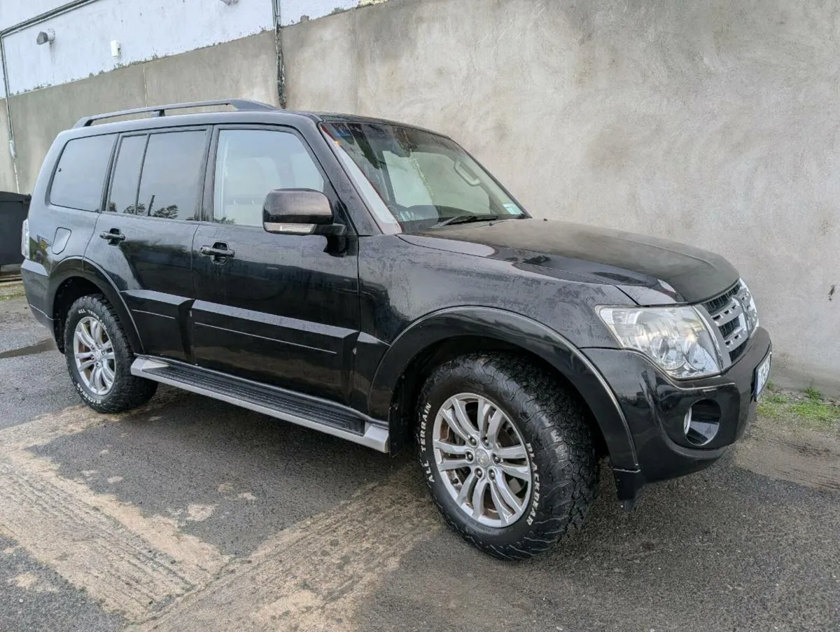 Mitsubishi Pajero 5 Seat commercial - Image 1