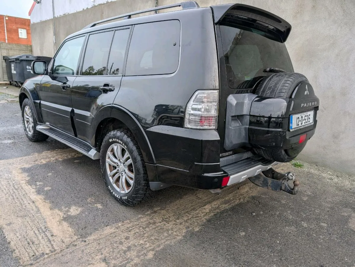 Mitsubishi Pajero 5 Seat commercial - Image 4