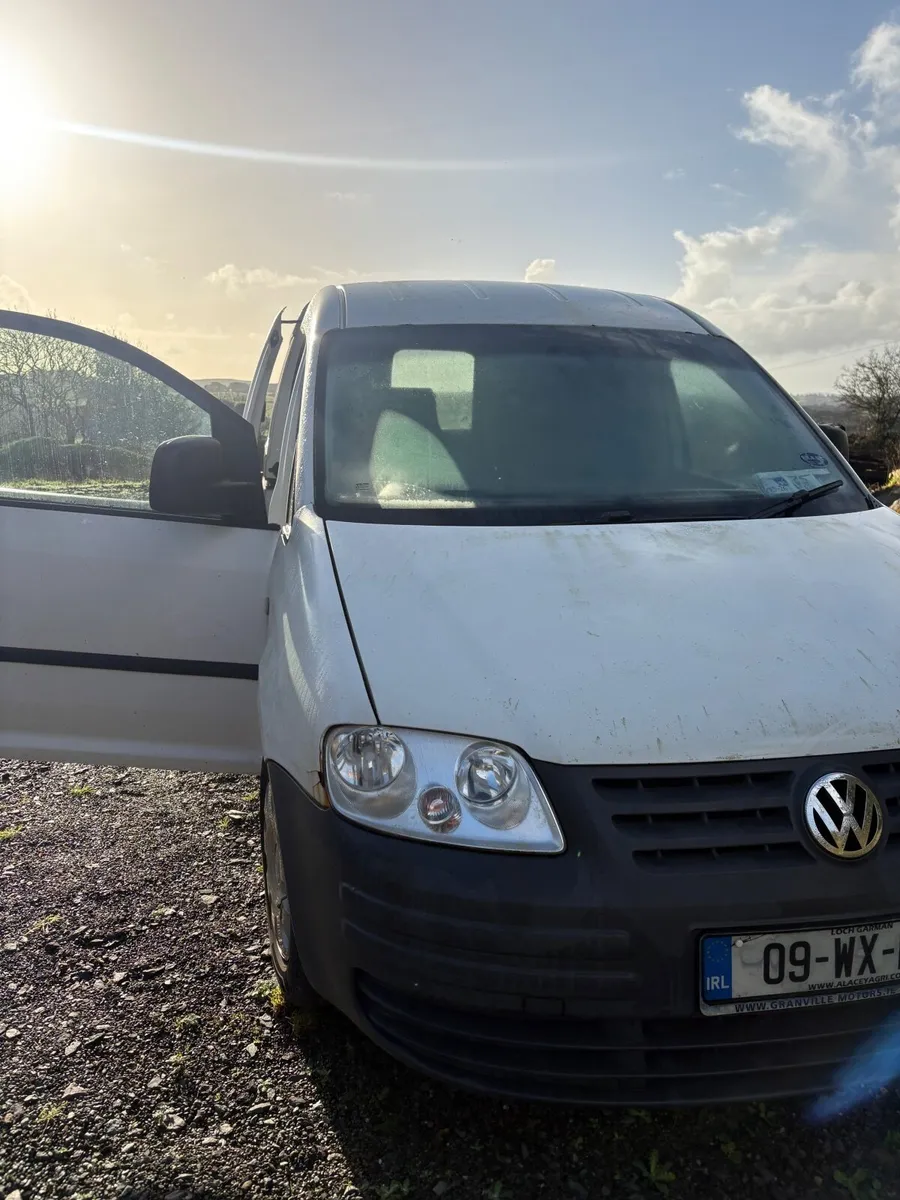 Volkswagen Caddy 2009 - Image 2