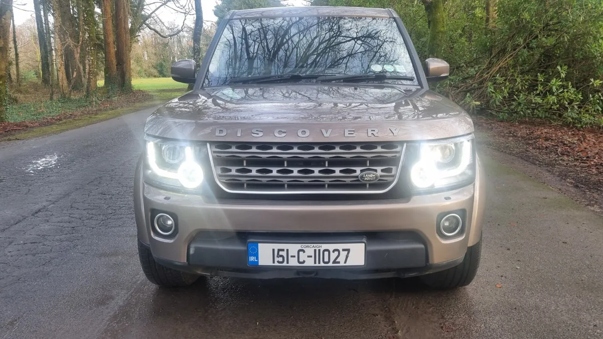 151 Land Rover Discovery 3.0 Crew Cab - Image 2