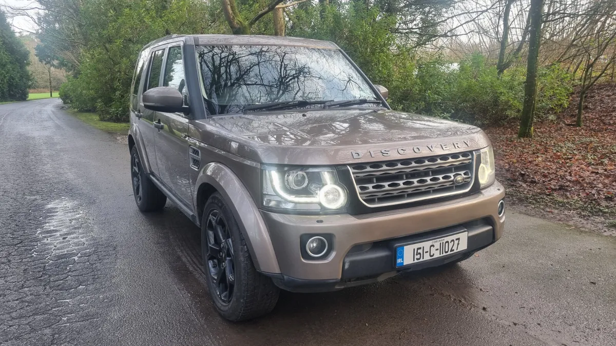 151 Land Rover Discovery 3.0 Crew Cab - Image 1