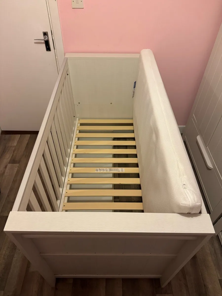 Mamas&Papas (Franklin 3 Piece) - Image 3