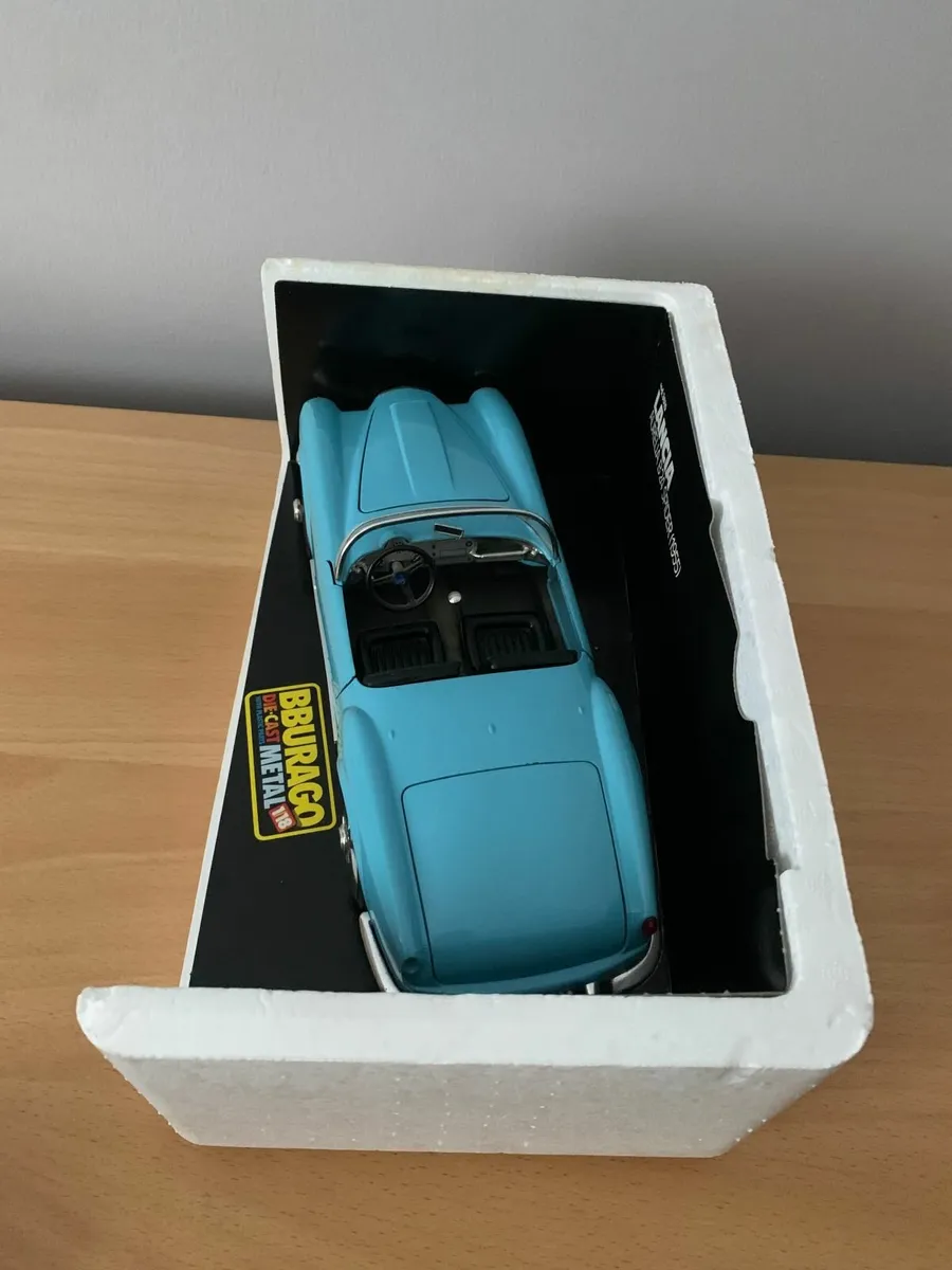 1955 Lancia Aurelia Spider 1/18 Burago Model Car - Image 3