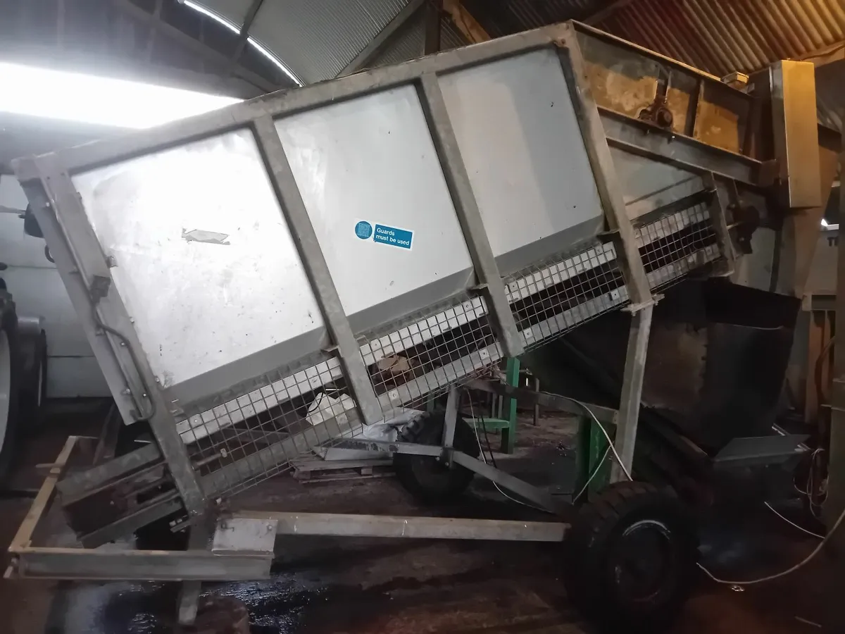 Conveyor - Feed Hopper - Image 3