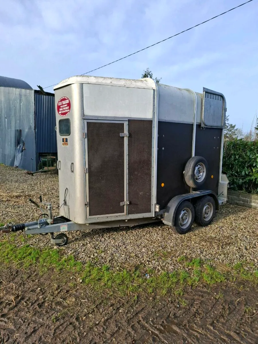 Wanted,centredivide for a ivorWilliams505 horsebox - Image 1