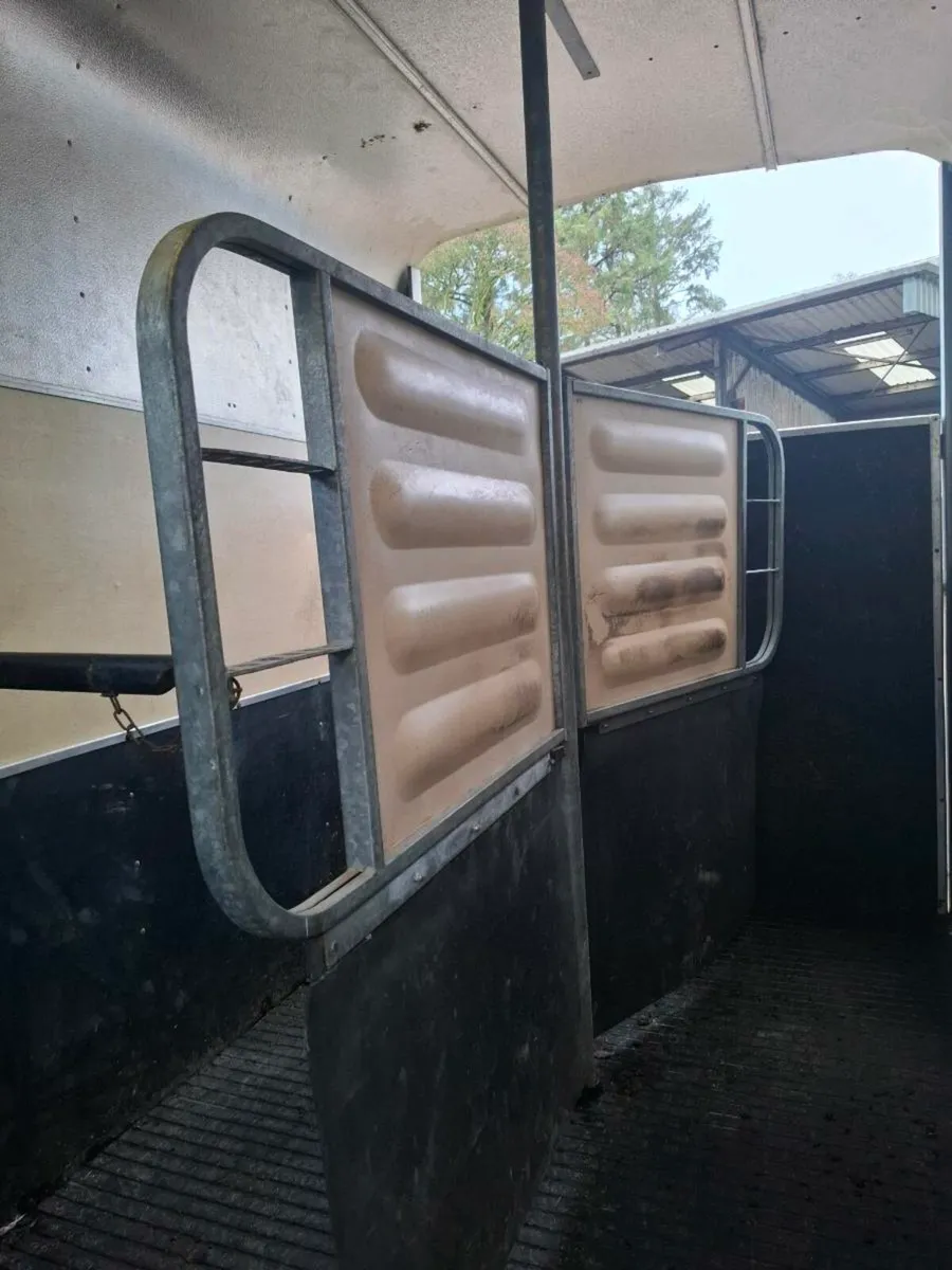 Wanted,centredivide for a ivorWilliams505 horsebox - Image 2