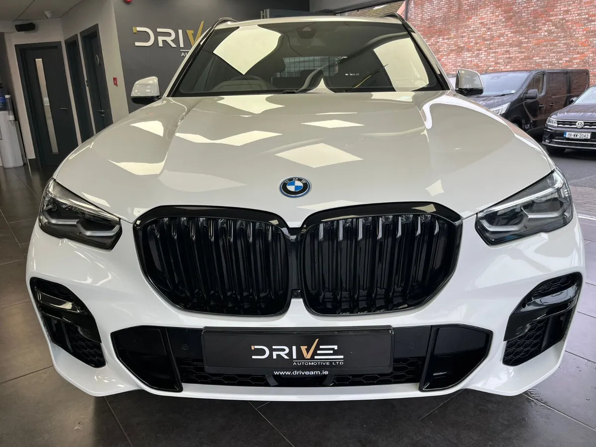 BMW X5 2022 X5  45e Hybrid M-Sport - Image 3