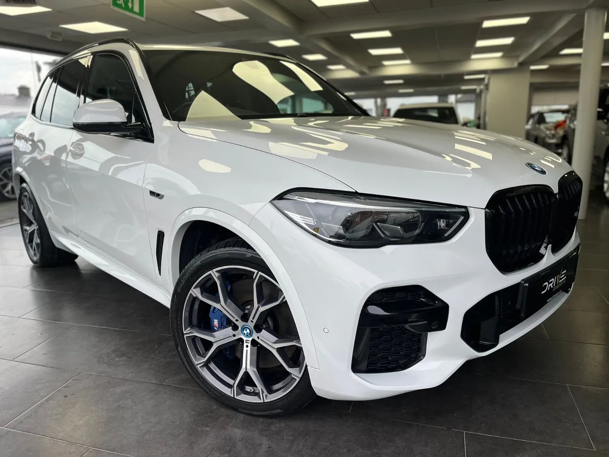 BMW X5 2022 X5  45e Hybrid M-Sport - Image 2
