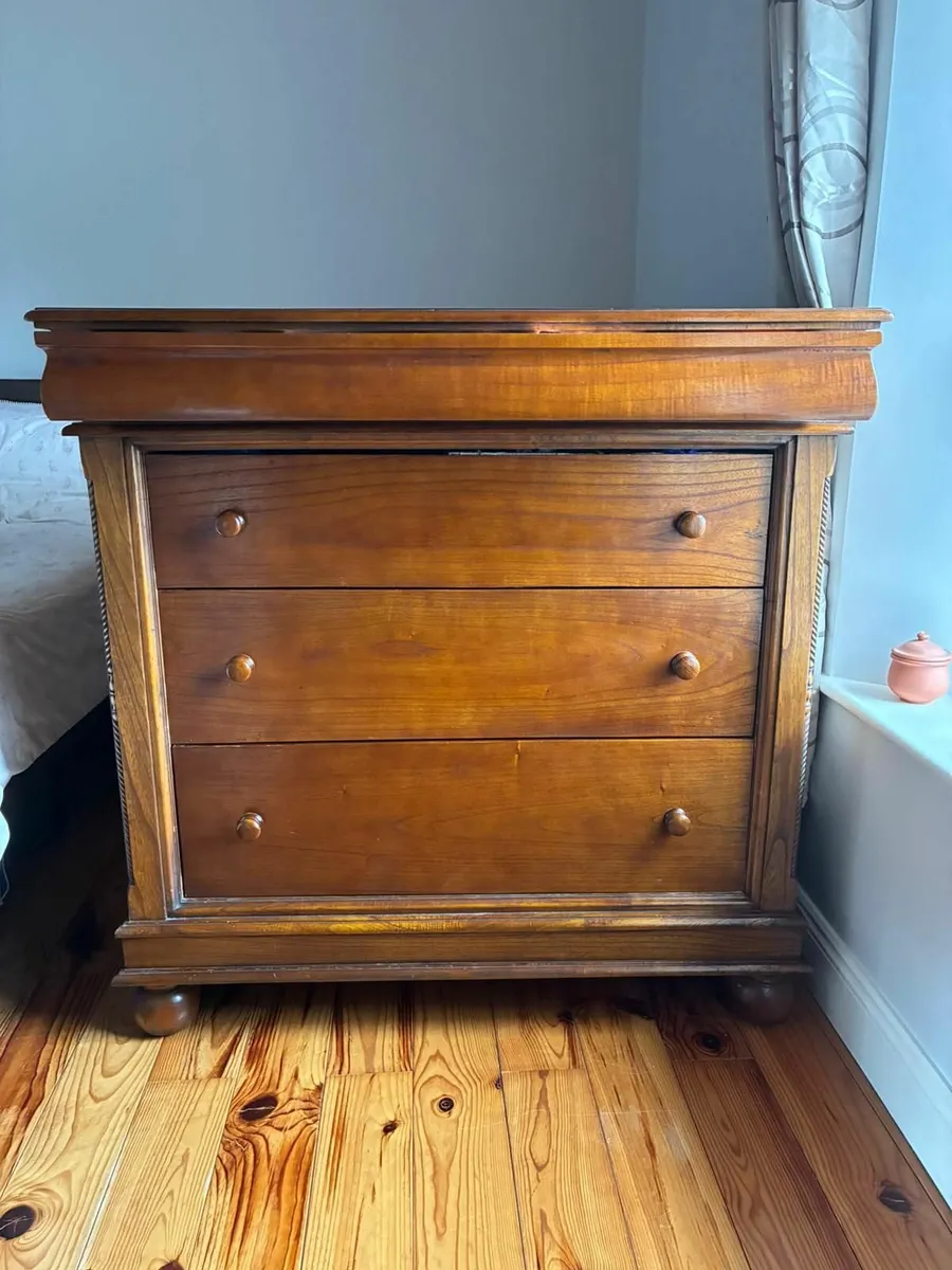 Mahogany chest of drawers - Image 2