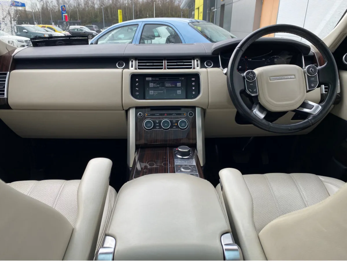 Land Rover Range Rover 3.0 TDV6 VOGUE 258BHP - Image 3