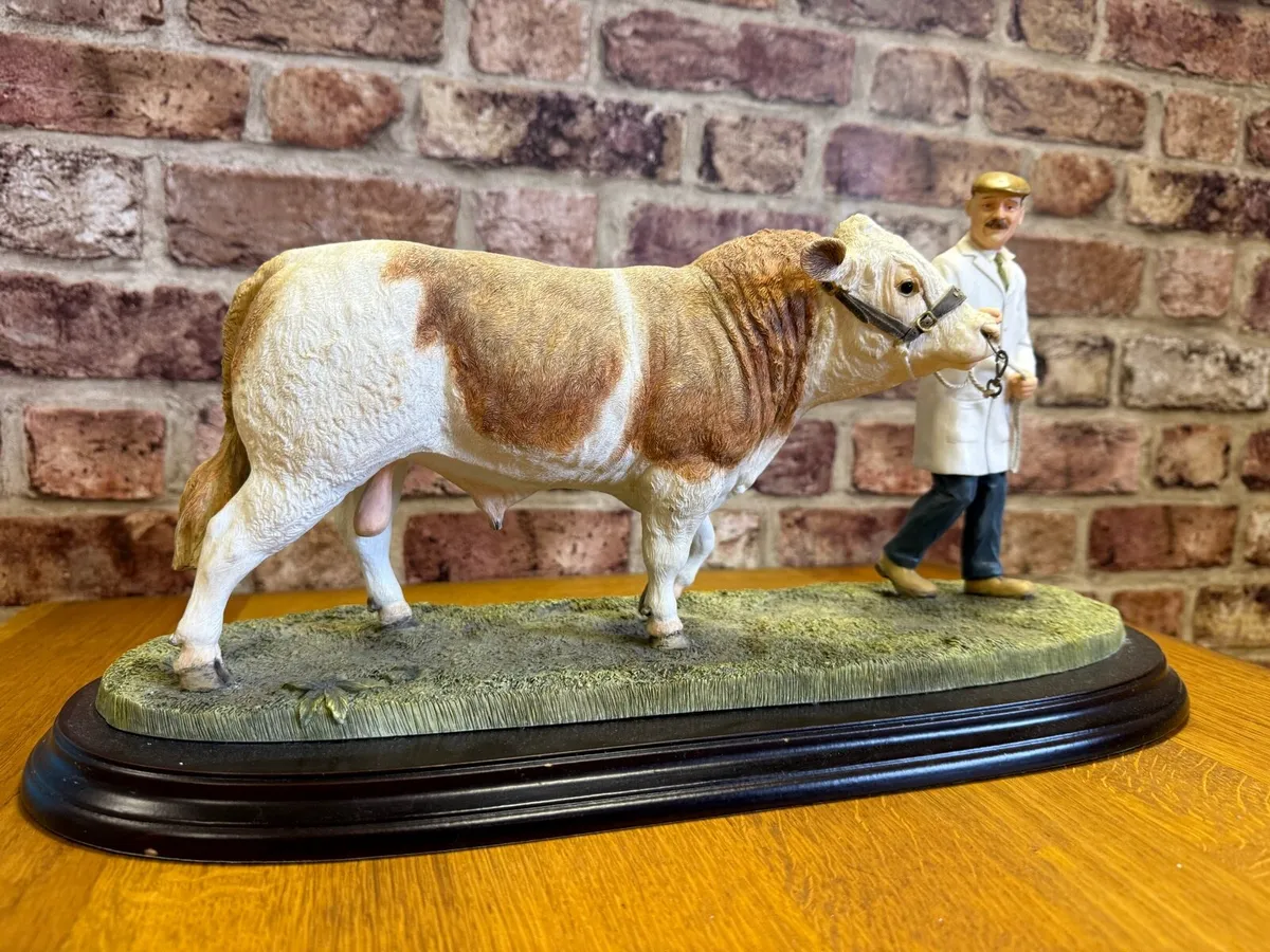 Large simmental bull ornament. Hand painted. - Image 2