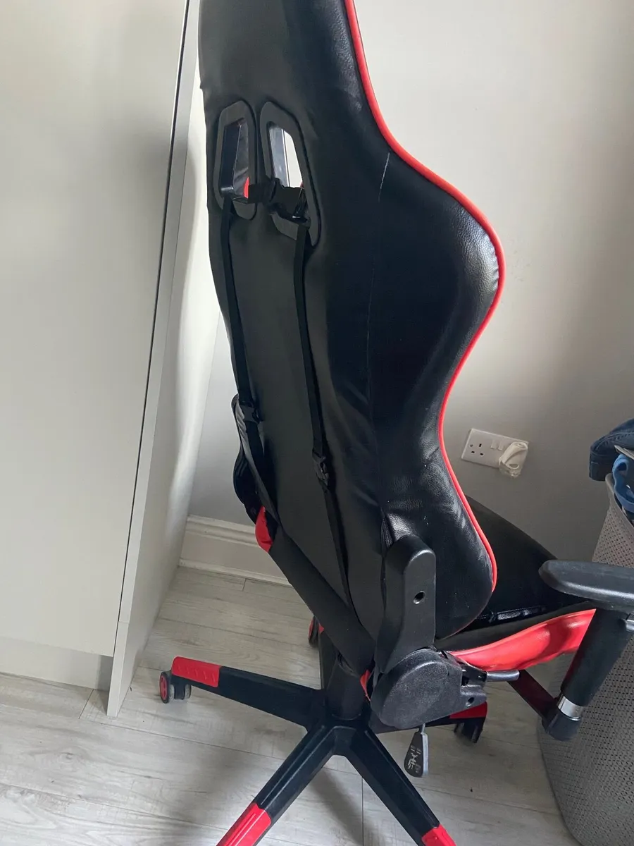Gaming Chair - Image 2