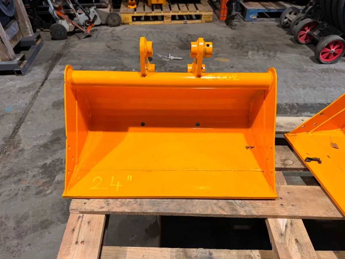 24" DIGGING BUCKET 30MM.....002 - Image 1