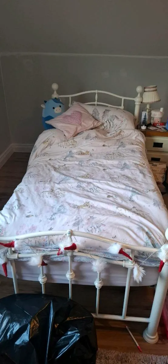 Single Bed - Cream metal - Image 2