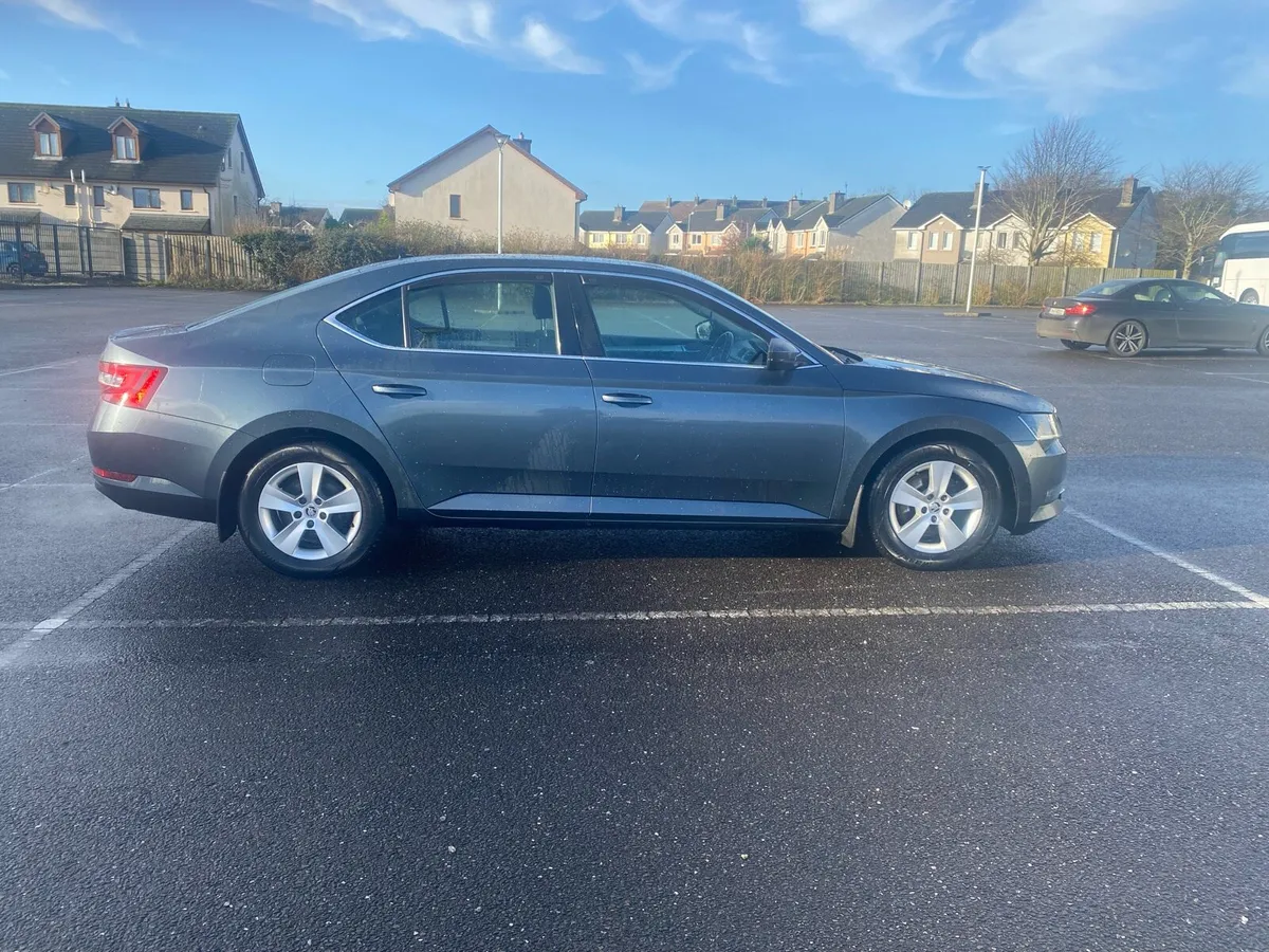 162 Skoda Superb - Image 2