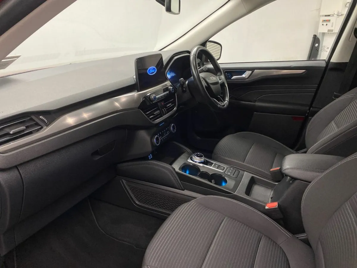 Ford Kuga 2.5 Duratec 190PS FHEV Titanium Auto - Image 2