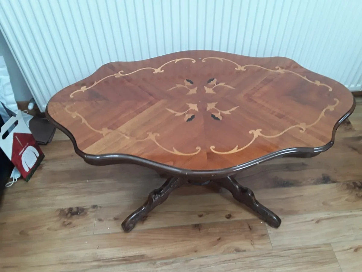 Victorian style in laid walnut shaped top coffee t - Image 1