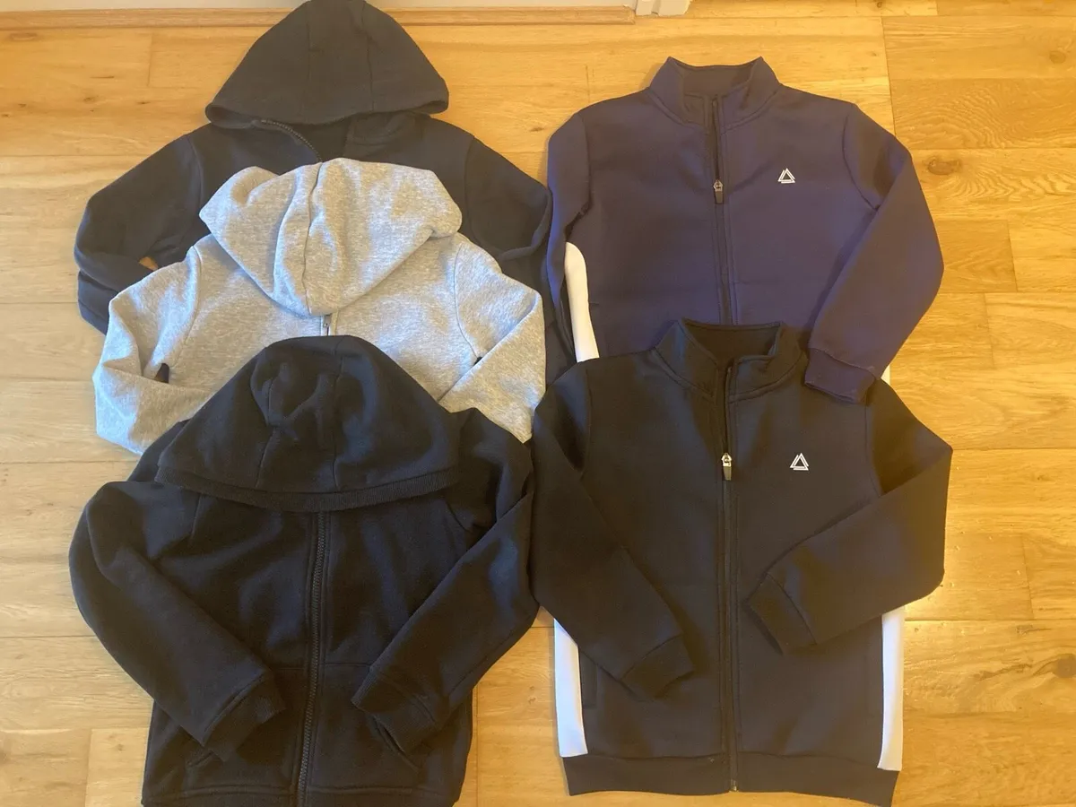 Boys jumpers / hoodies 6-7y - Image 1