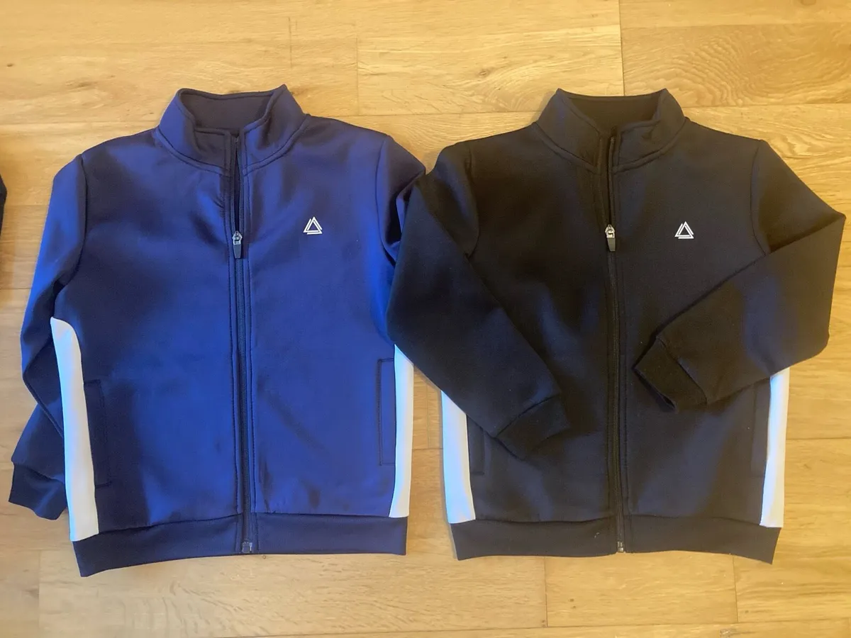 Boys jumpers / hoodies 6-7y - Image 2