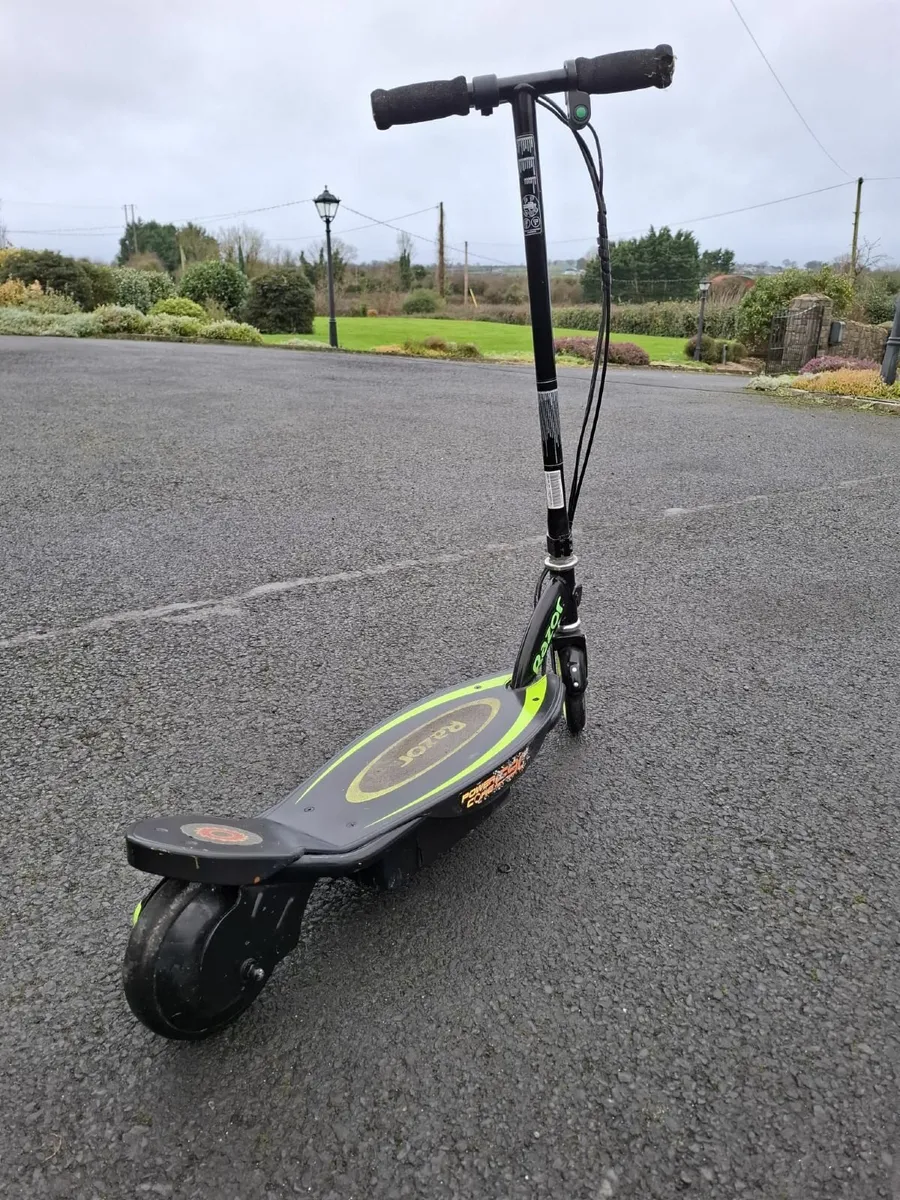 Electric Scooter- Razor PowerCore E90 - Image 2