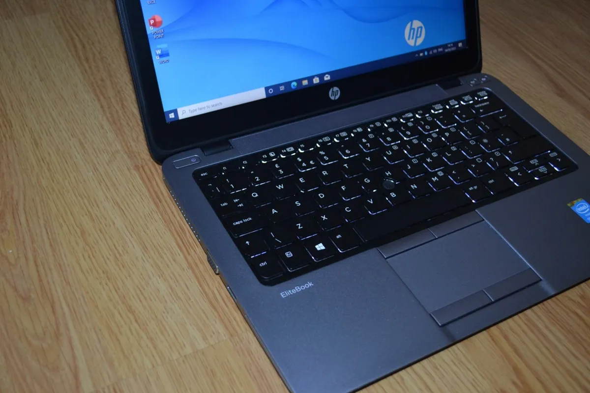 HP EliteBook 820 Core i5 SSD Laptop + MS Office - Image 3