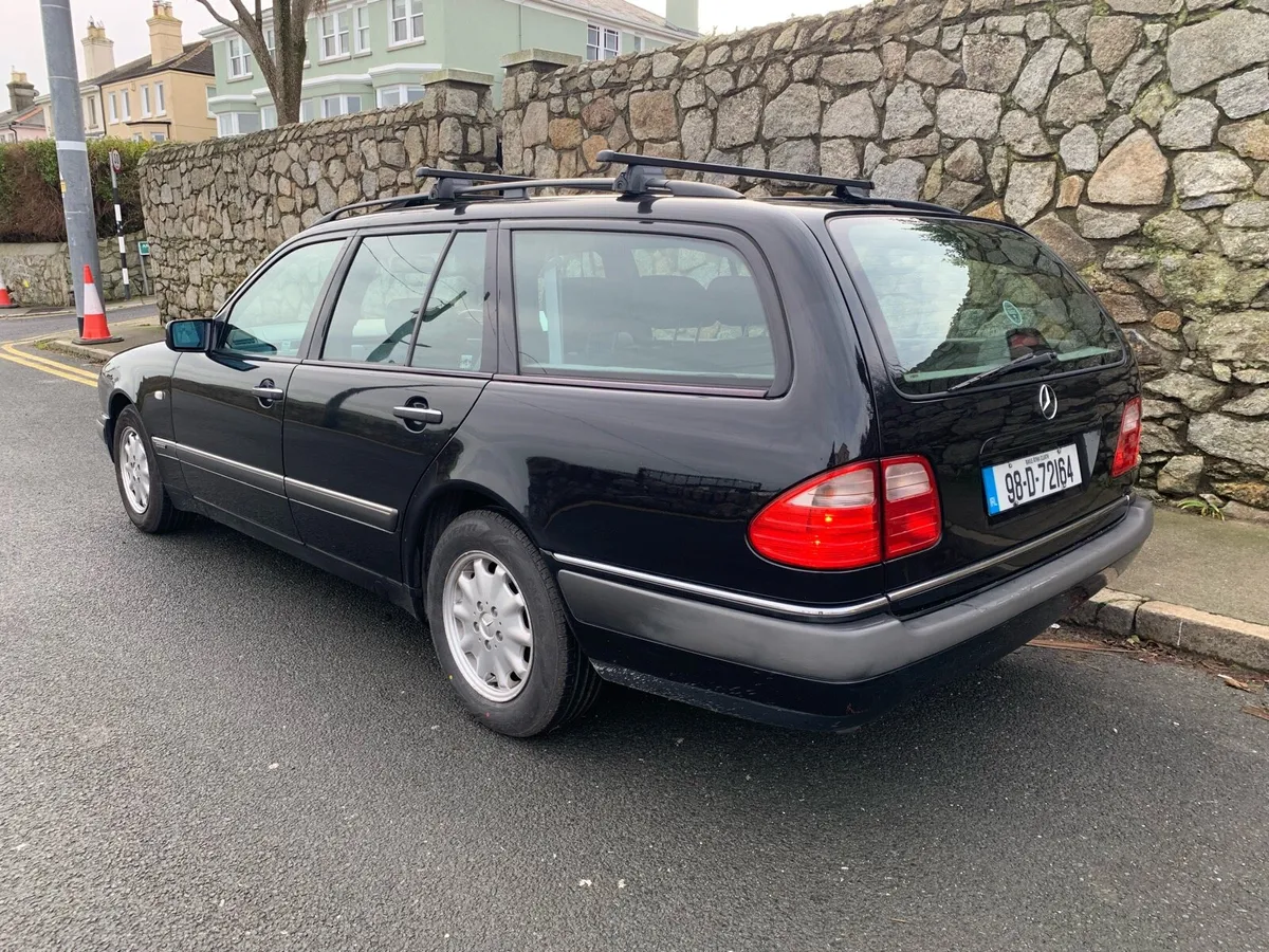 Mercedes S210 - Image 2