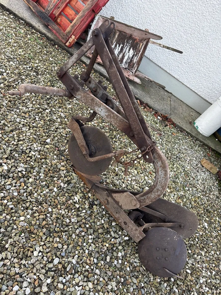 Massey single plough - Image 2